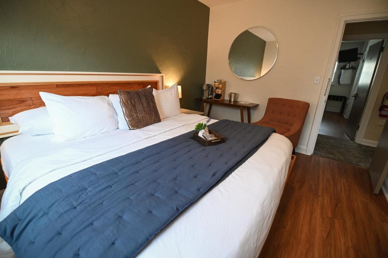 The Lakehouse Inn Geneva المظهر الخارجي الصورة
